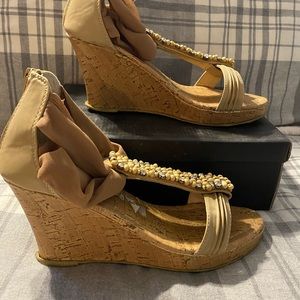 Dizzy Wedge Heels in Tan Size 9